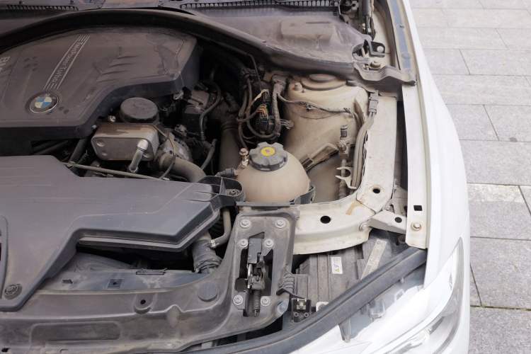Used BMW 3 Series 2013 Restyled 320i Sport Design Package Engine Bay Left