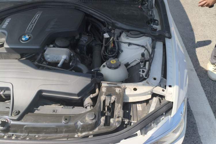 Used BMW 3 Series 2013 Restyled 320i Sport Design Package Engine Bay Left