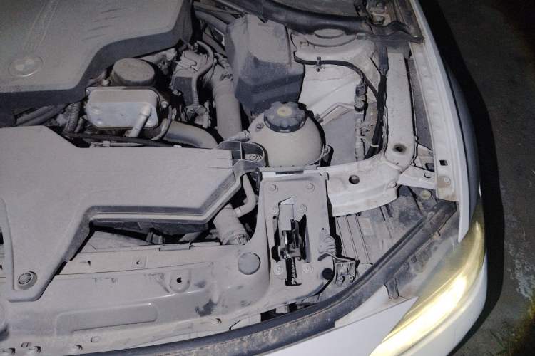 Used BMW 3 Series 2013 320Li Fashion Model Engine Bay Left