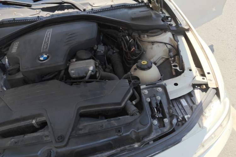 Used BMW 3 Series 2013 320Li Fashion Model Engine Bay Left