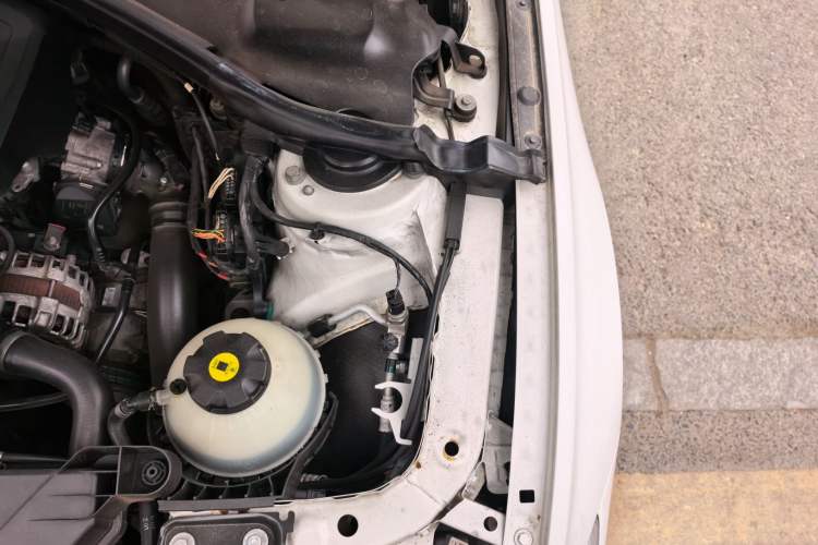 Used BMW 3 Series 2013 320Li Fashion Design Package Engine Bay Left