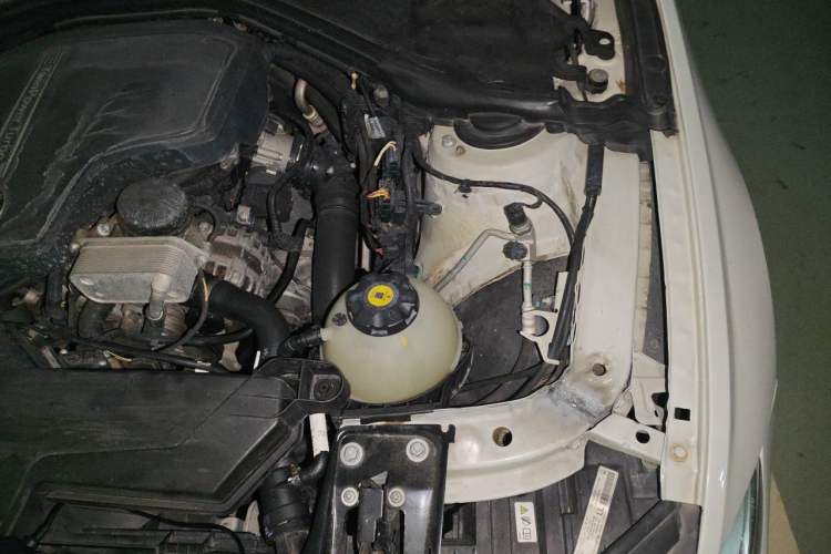 Used BMW 3 Series 2013 320Li Fashion Design Package Engine Bay Left
