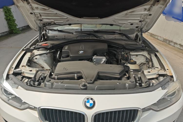 Used BMW 3 Series 2013 320i Sport Edition Engine Bay