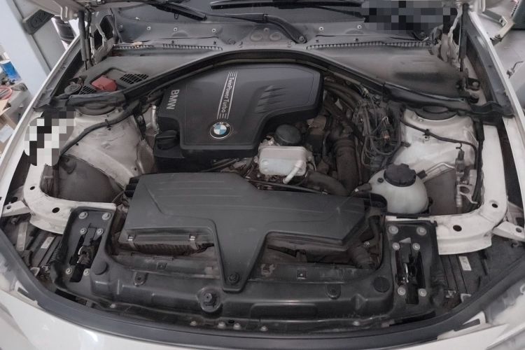 Used BMW 3 Series 2013 320Li Fashion Model Engine Bay