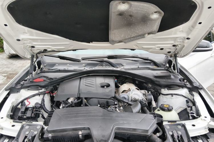 Used BMW 3 Series 2013 316i Active Edition Engine Bay