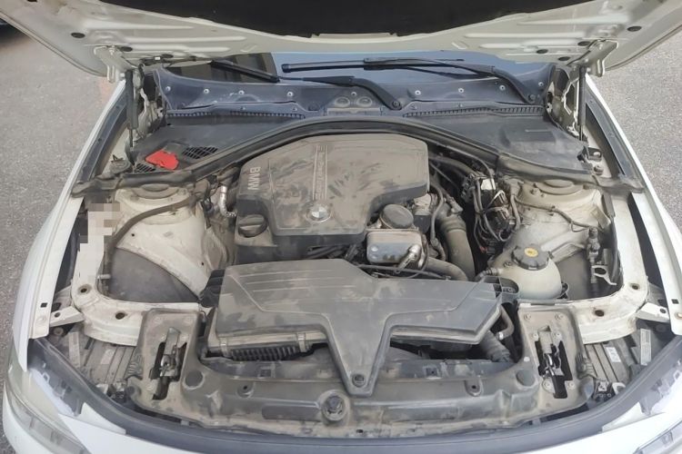 Used BMW 3 Series 2013 320Li Fashion Model Engine Bay