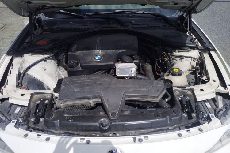 Used BMW 3 Series 2013 320Li Fashion Model Engine Bay