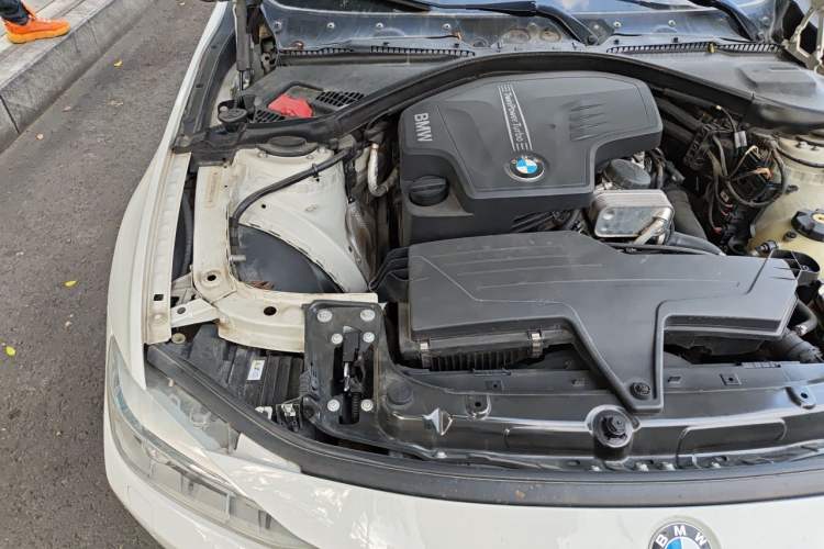 Used BMW 3 Series 2013 320Li Fashion Design Package Engine Bay Right