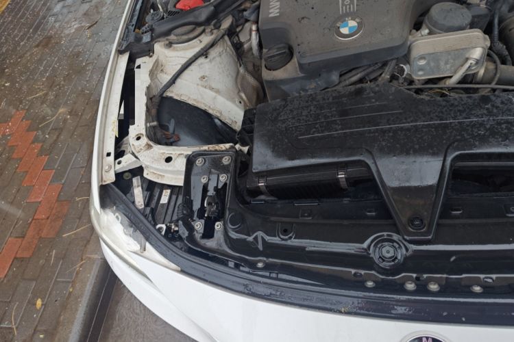 Used BMW 3 Series 2013 320Li Fashion Model Engine Bay Right