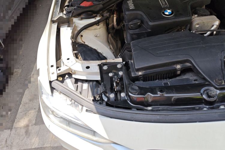 Used BMW 3 Series 2013 Facelifted 328i Sport Design Package Engine Bay Right