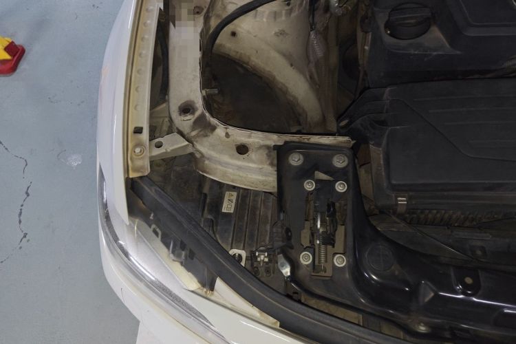Used BMW 3 Series 2013 320Li Fashion Model Engine Bay Right