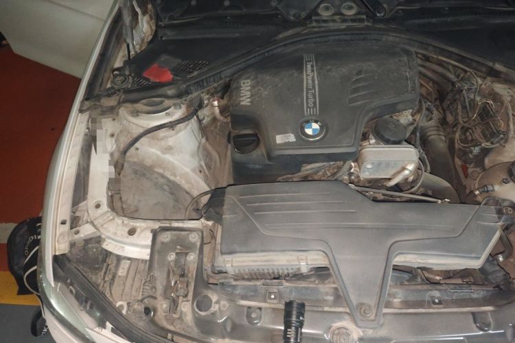 Used BMW 3 Series 2013 Facelifted 328i Sport Design Package Engine Bay Right