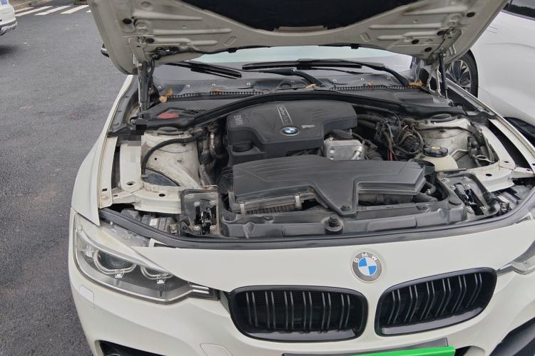 Used BMW 3 Series 2013 Restyled 320i Sport Design Package Engine Bay Right