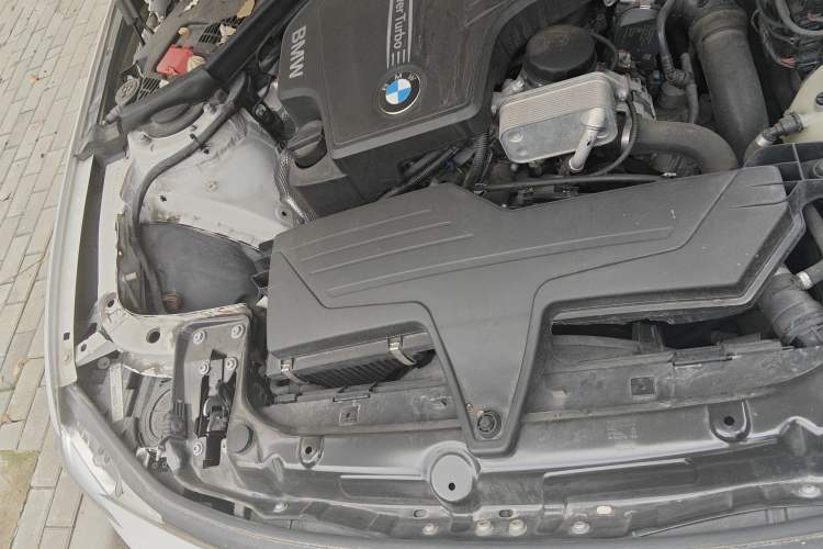 Used BMW 3 Series 2013 320i Active Edition Engine Bay Right