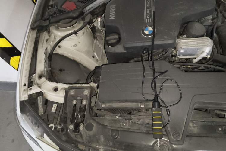 Used BMW 3 Series 2013 320i Sport Edition Engine Bay Right