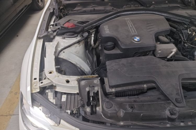 Used BMW 3 Series 2013 320i Sport Edition Engine Bay Right