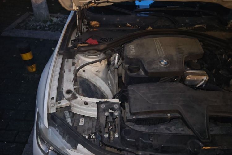 Used BMW 3 Series 2013 320Li Fashion Model Engine Bay Right