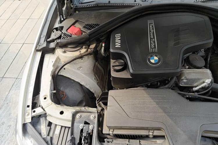 Used BMW 3 Series 2013 320Li Fashion Model Engine Bay Right