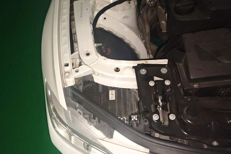 Used BMW 3 Series 2013 Facelift 320Li Fashion Design Package Engine Bay Right