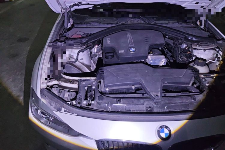 Used BMW 3 Series 2013 320i Sport Edition Engine Bay Right