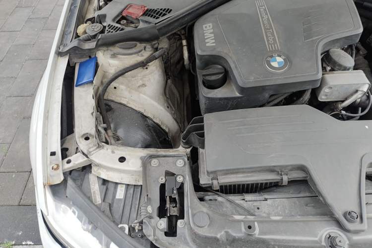 Used BMW 3 Series 2013 320Li Fashion Model Engine Bay Right