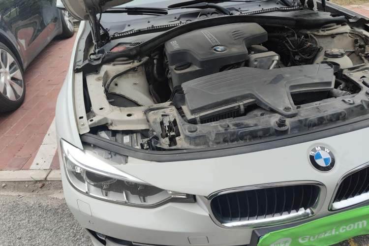 Used BMW 3 Series 2013 320Li Fashion Model Engine Bay Right