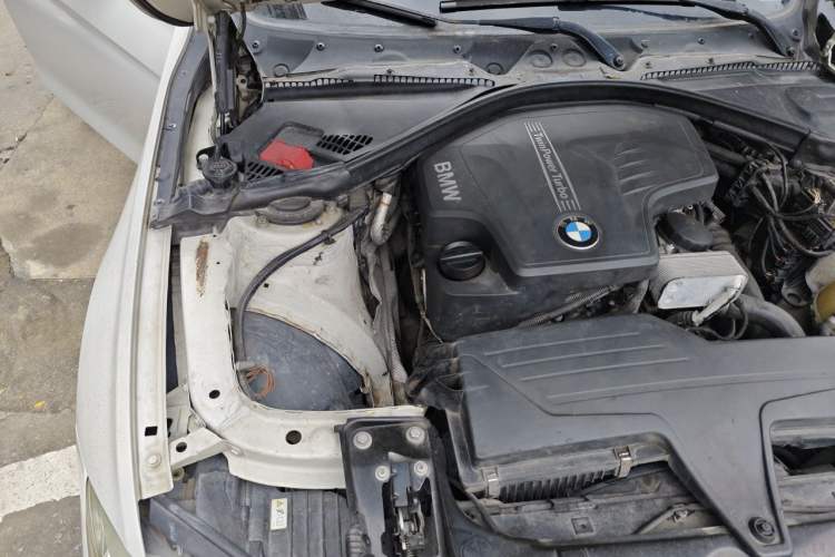 Used BMW 3 Series 2013 320Li Fashion Model Engine Bay Right