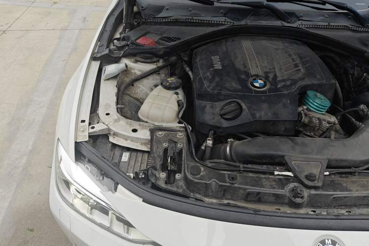 Used BMW 3 Series 2013 Facelift 335Li Stylish Design Package Engine Bay Right