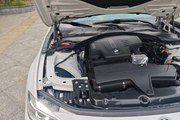 Used BMW 3 Series 2013 320i Sport Edition Engine Bay Right