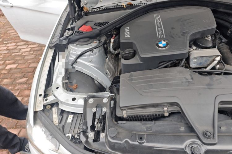 Used BMW 3 Series 2013 320i Sport Edition Engine Bay Right