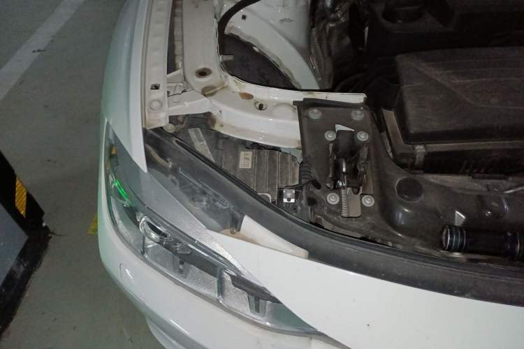 Used BMW 3 Series 2013 320Li Fashion Model Engine Bay Right