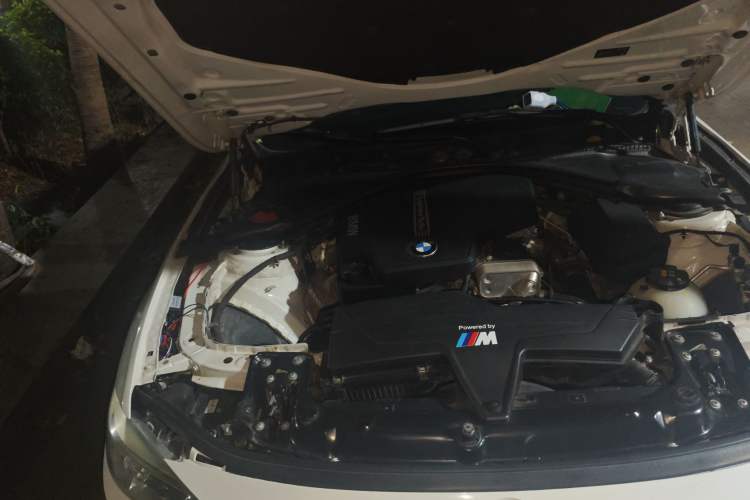 Used BMW 3 Series 2013 320Li Fashion Model Engine Bay Right