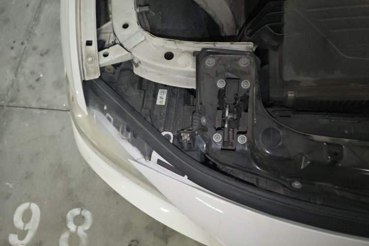 Used BMW 3 Series 2013 328i Sport Design Package Engine Bay Right