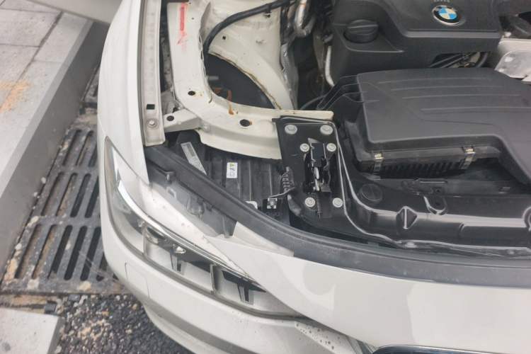 Used BMW 3 Series 2013 320Li Luxury Design Package Engine Bay Right