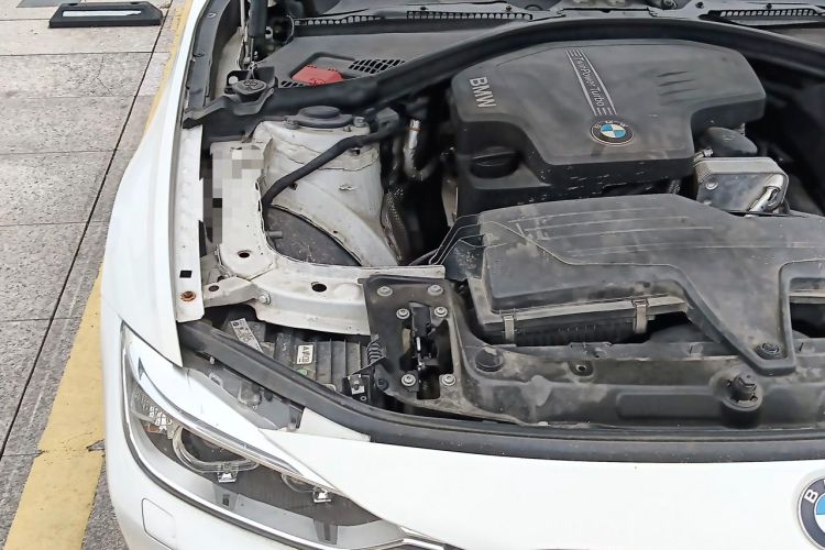 Used BMW 3 Series 2013 320i Sport Edition Engine Bay Right