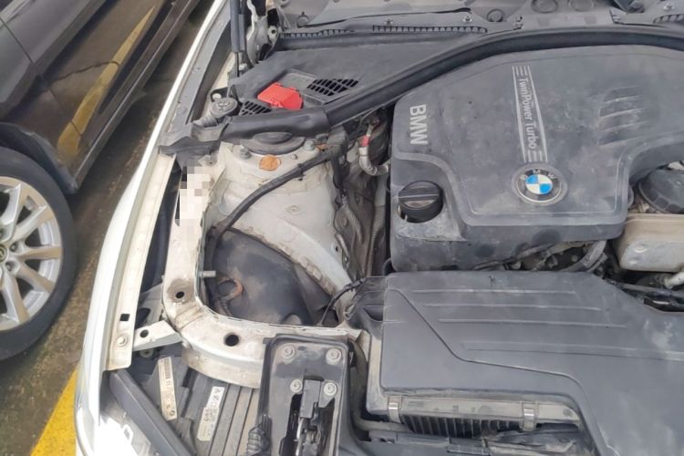 Used BMW 3 Series 2013 320i Sport Design Package Engine Bay Right