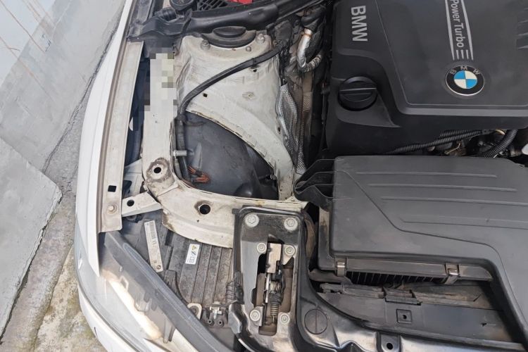 Used BMW 3 Series 2013 320i Sport Edition Engine Bay Right