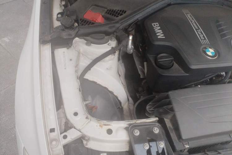 Used BMW 3 Series 2013 320i Sport Edition Engine Bay Right