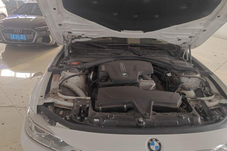 Used BMW 3 Series 2013 Facelift 328Li Luxury Design Package Engine Bay Right