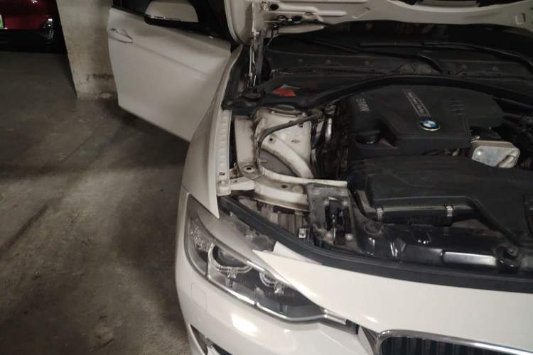 Used BMW 3 Series 2013 320Li Fashion Model Engine Bay Right