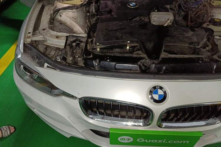 Used BMW 3 Series 2013 Facelifted 328i Sport Design Package Engine Bay Right