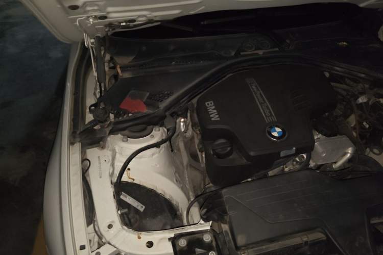 Used BMW 3 Series 2013 Facelifted 328i Sport Design Package Engine Bay Right