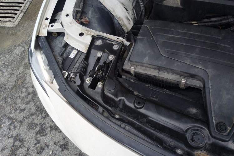 Used BMW 3 Series 2013 320Li Fashion Model Engine Bay Right
