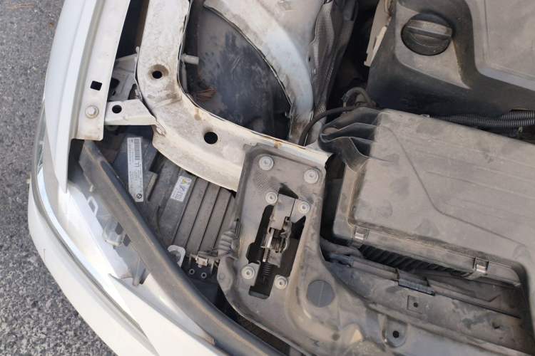 Used BMW 3 Series 2013 320Li Fashion Model Engine Bay Right
