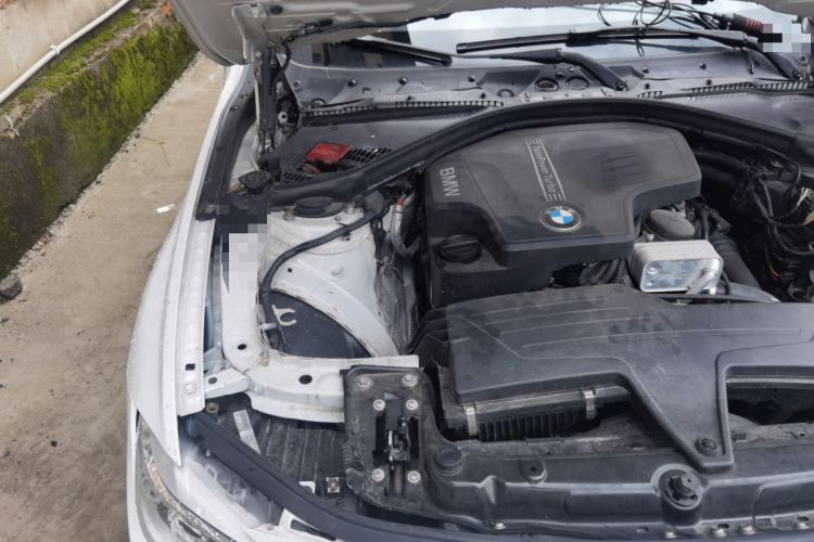 Used BMW 3 Series 2013 320i Sport Edition Engine Bay Right