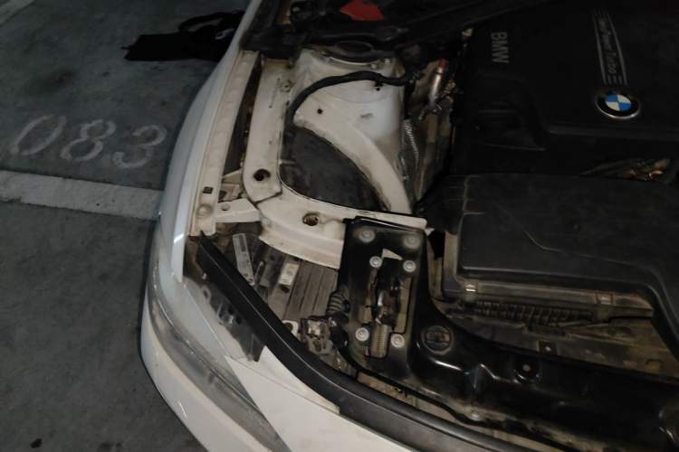 Used BMW 3 Series 2013 320i Sport Edition Engine Bay Right