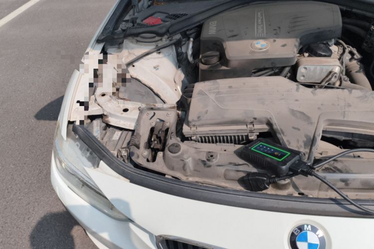 Used BMW 3 Series 2013 320i Sport Edition Engine Bay Right