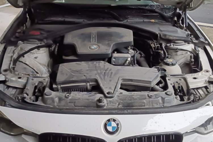 Used BMW 3 Series 2013 328Li Fashion Edition Engine Bay
