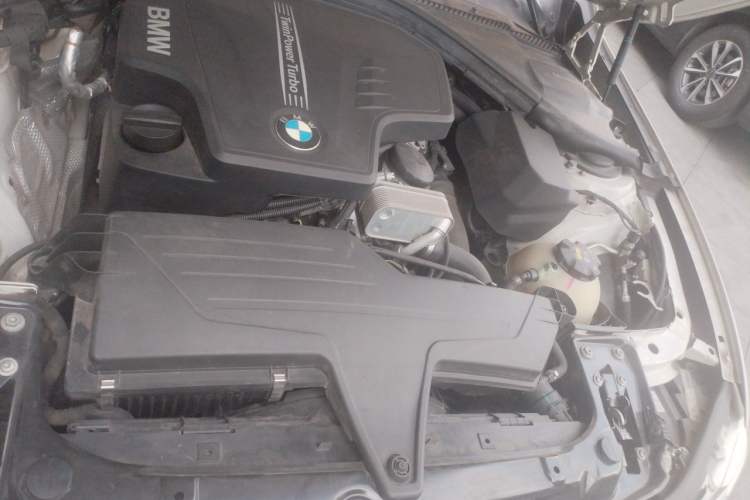 Used BMW 3 Series 2013 320i Sport Edition Engine Bay