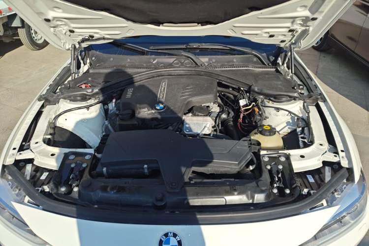 Used BMW 3 Series 2013 320i Sport Edition Engine Bay